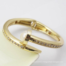 Metal 18k plaqué or Trendy Luxe femmes filles Pearl Diamond Bangle avec printemps